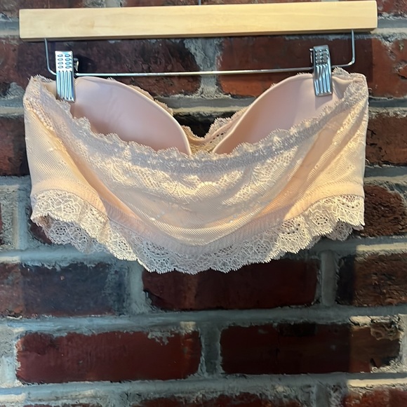 Spanx Undietectable Bandeau Bra - Picture 4 of 5